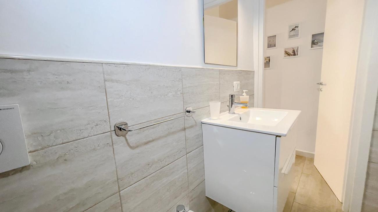 Nonna Lisa Apartment Бари Екстериор снимка